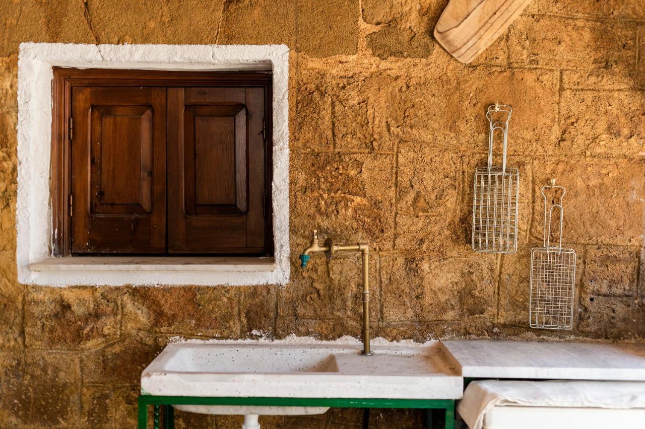 Hara'S Traditional Detached House In Malona Malona Village Exterior foto
